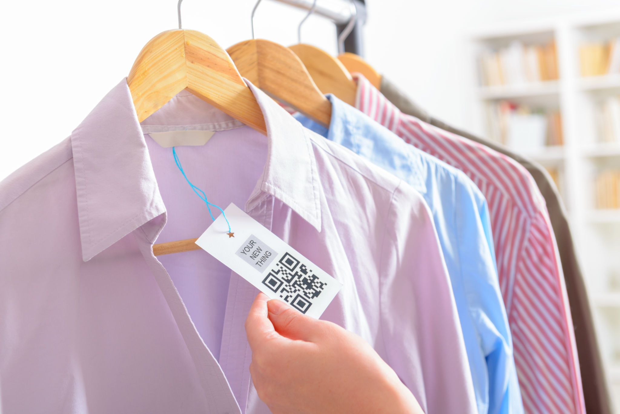 Roupas com etiqueta QR Code para empresas